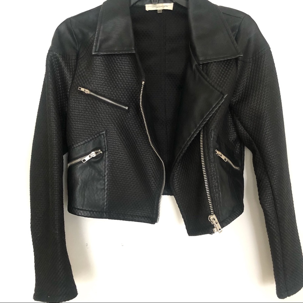 Cropped LeatherJacket